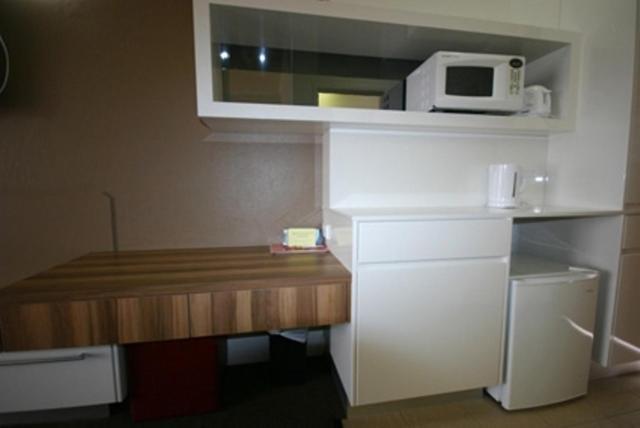 Red Cedars Motel Канберра Номер фото